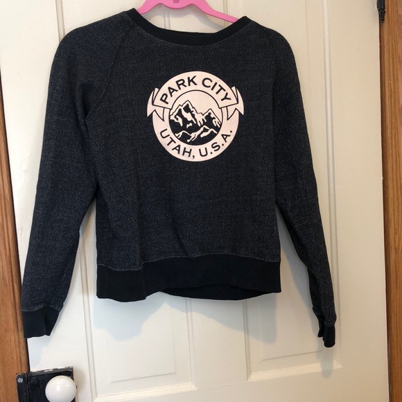 Black Utah Sweater - Picture 1 of 3